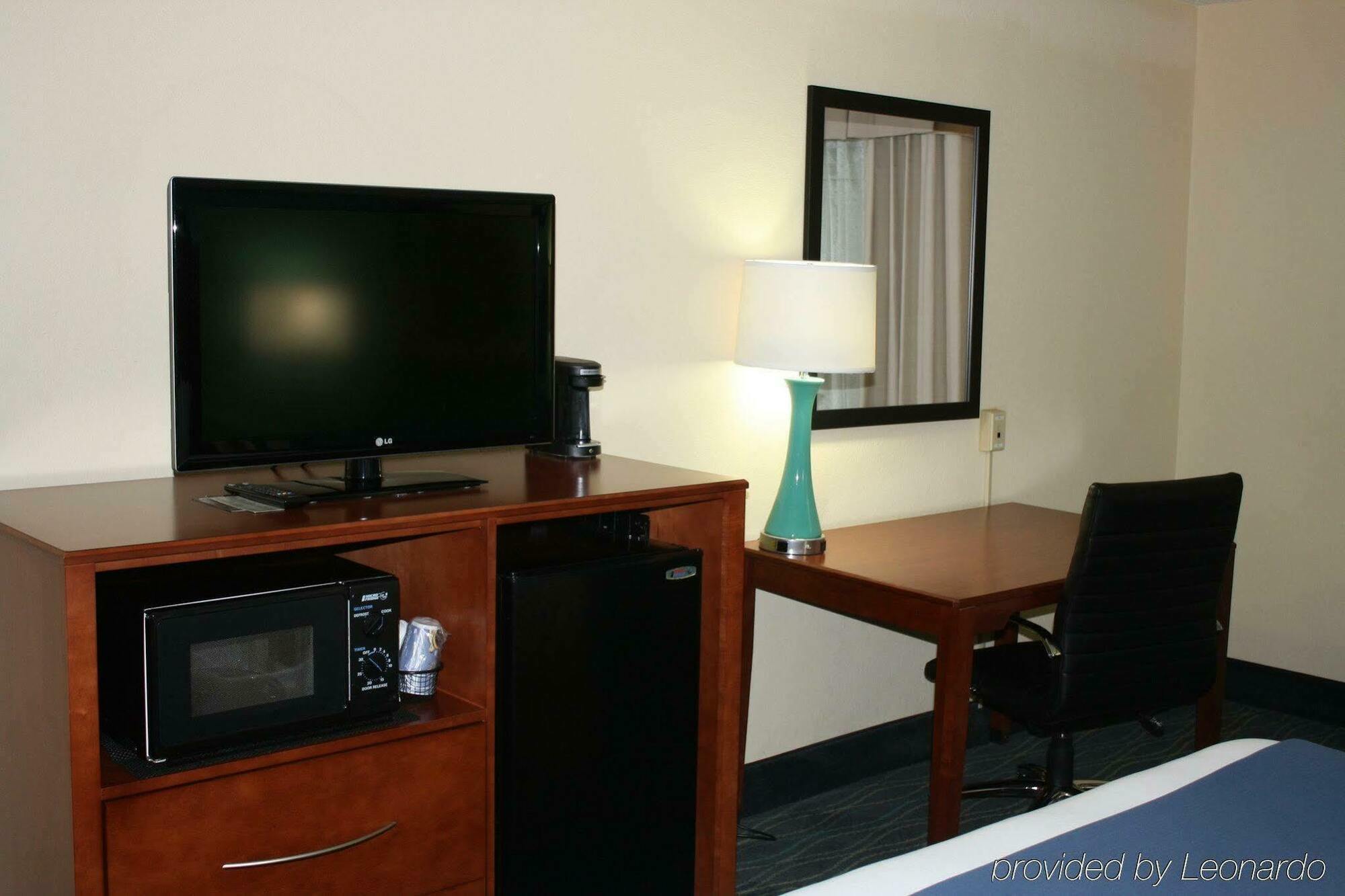 Holiday Inn Express & Suites Wilmington-University Center By Ihg Dış mekan fotoğraf